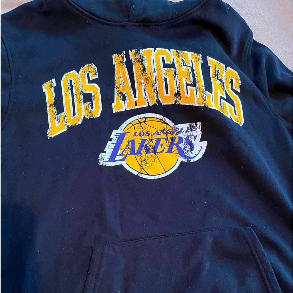 Adult Size Medium Navy Los Angeles Lakers long sleeve sweatshirt